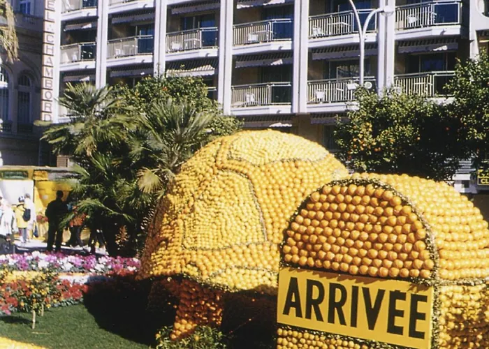 尚博尔酒店 3* 芒通