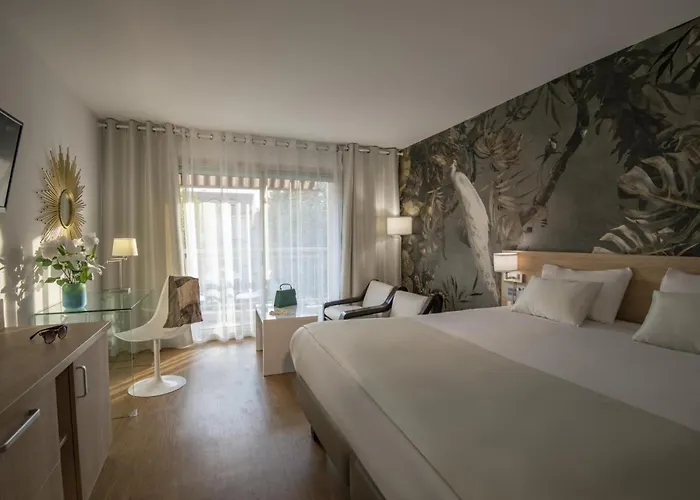 Chambord ホテル 3*