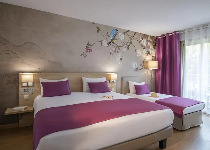 尚博尔酒店 3* 芒通